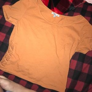 crop top wth open sides